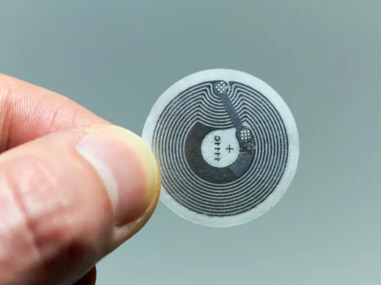 NFC స్టిక్కర్ ఎలా?