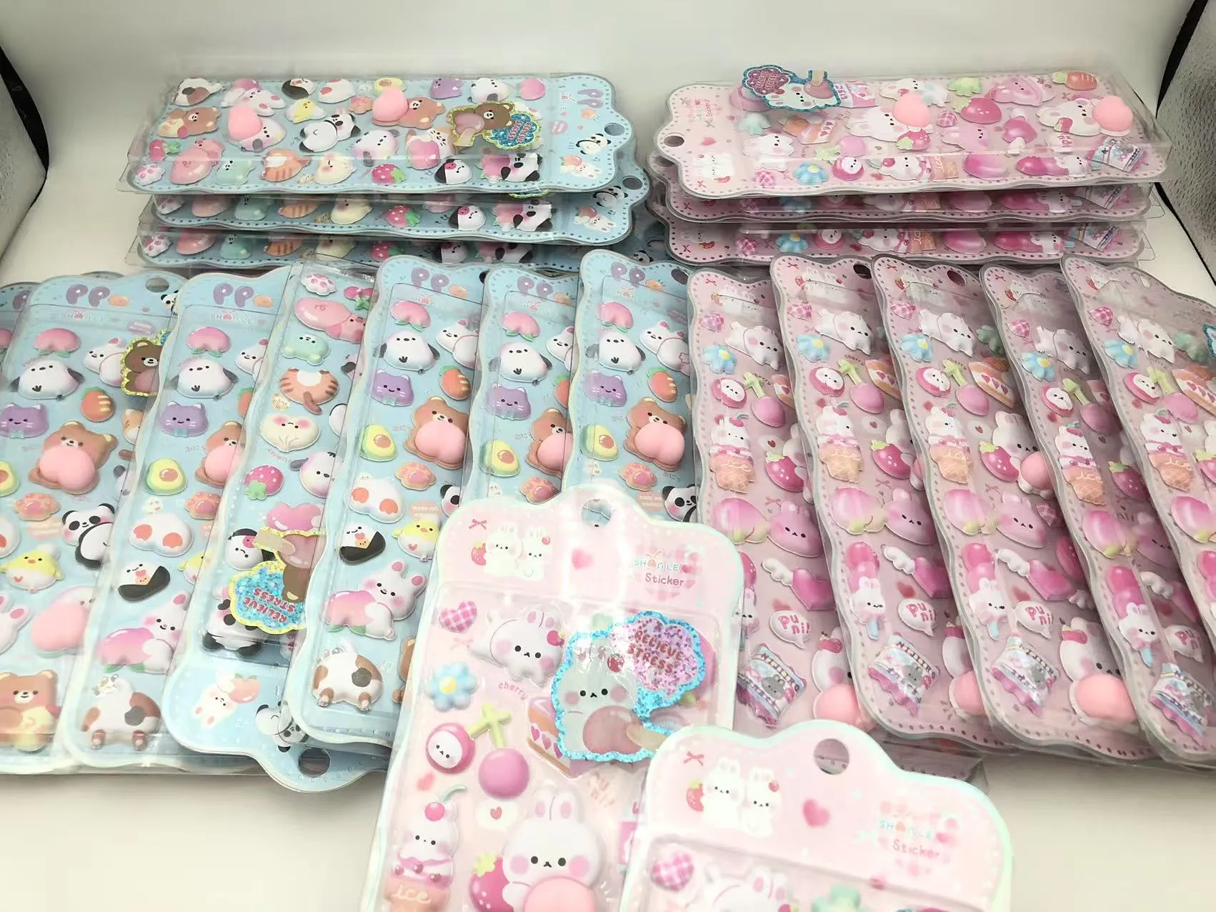 ఈరోజు జోజో ప్యాక్ నుండి ఒత్తిడి ఉపశమన స్టిక్కర్ల గురించి గొప్ప వార్త!