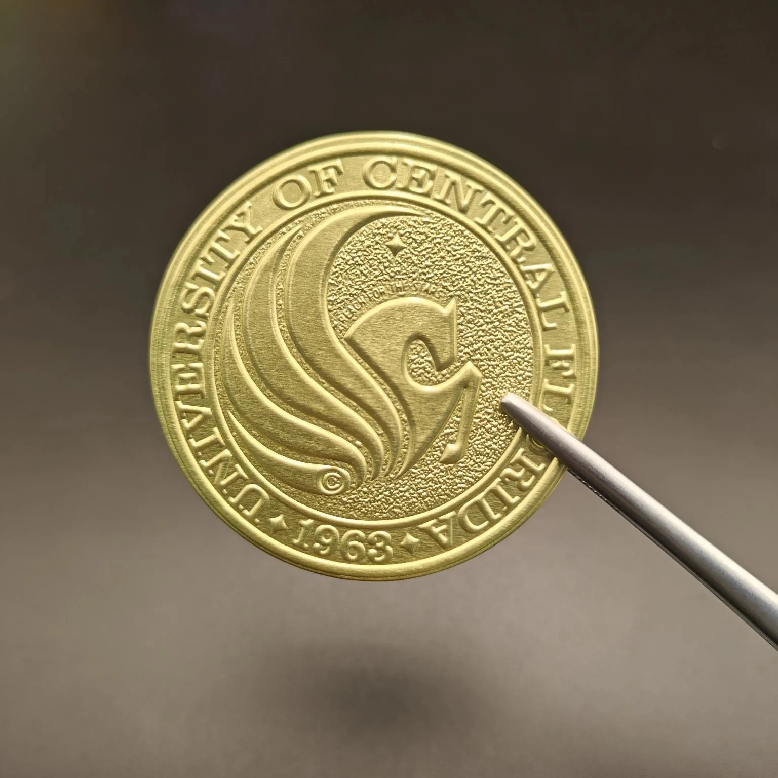 వైన్ లేబుల్ మీ బాటిల్‌ను విస్మరించడం ఎలా సాధ్యం కాదు?