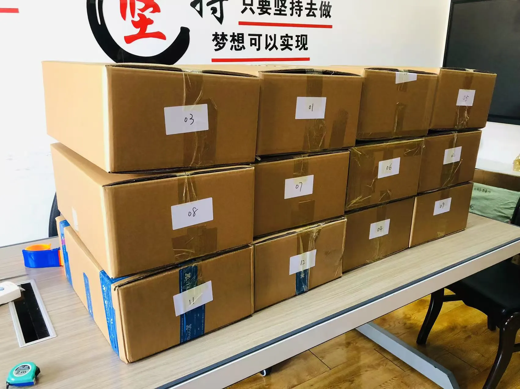 JOJO ప్యాక్ పిల్లలకు మెరిసే వినోదాన్ని అందిస్తుంది